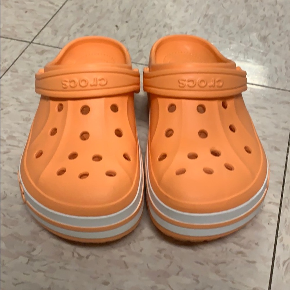 Peach Crocs Size J3